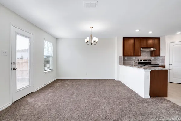 $2,100 | 11732 Red Pheasant, San Antonio, TX 78245