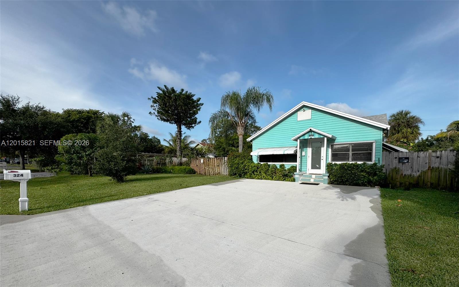 324 Southwest 3rd Avenue Delray Beach, FL 33444 - Photo 1 of 22