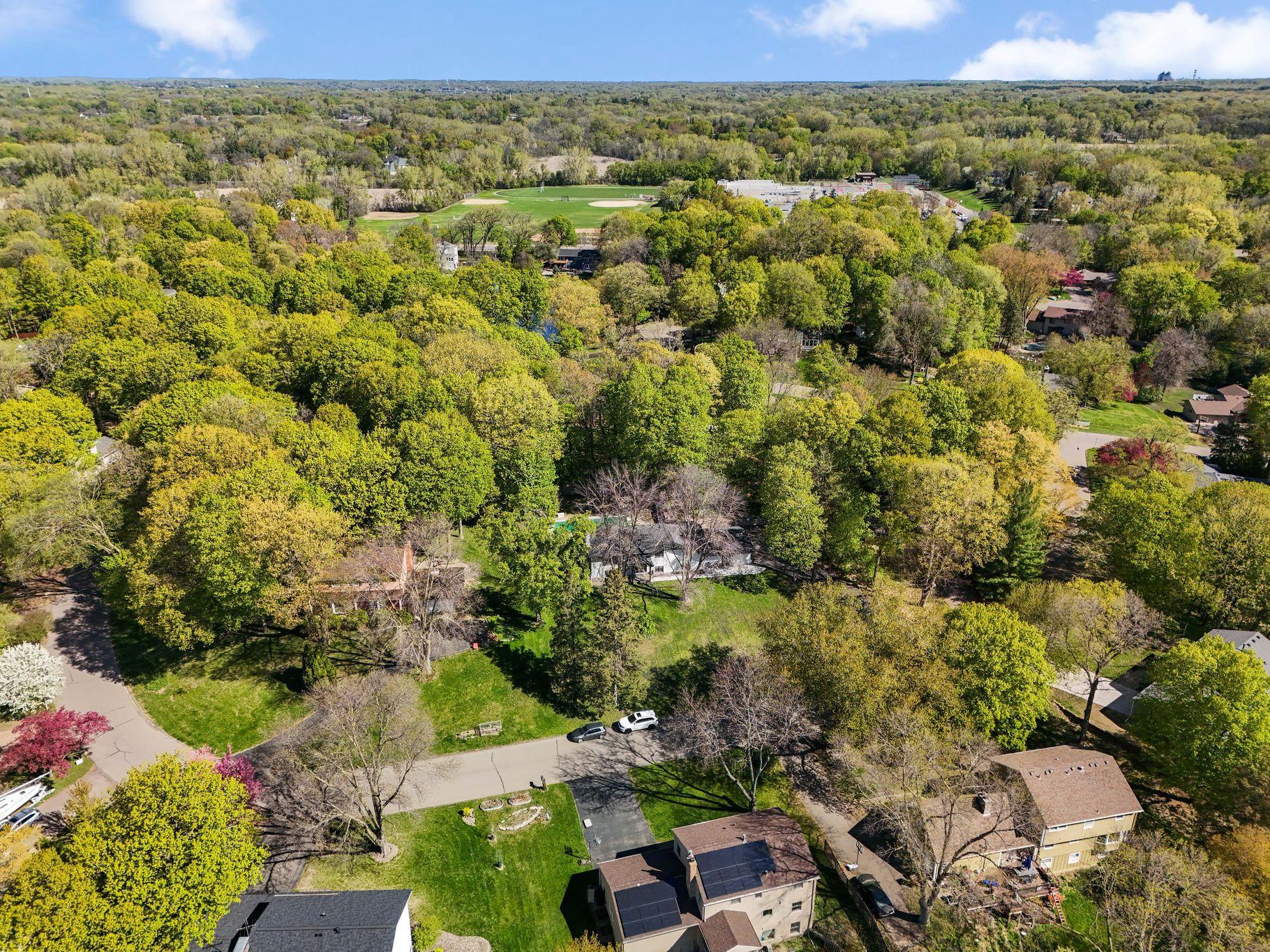 17046 Chiltern Hills Road Minnetonka, MN 55345 - Photo 34 of 35
