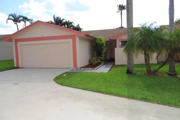 $450,000 | 3 Eaton Place, Boynton Beach, FL 33426