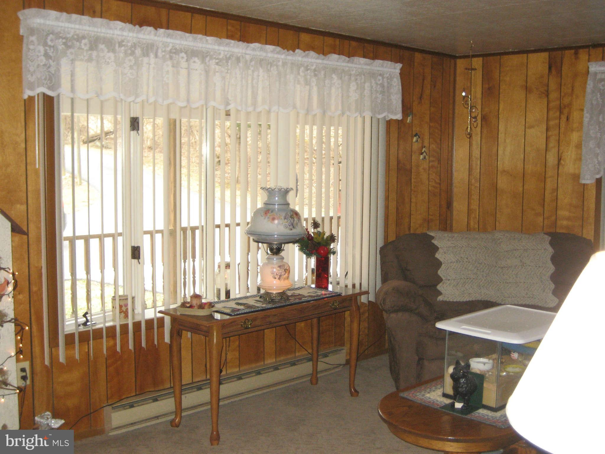 13231 Gruber Road Clear Spring, MD 21722 - Photo 7 of 15 Living Room