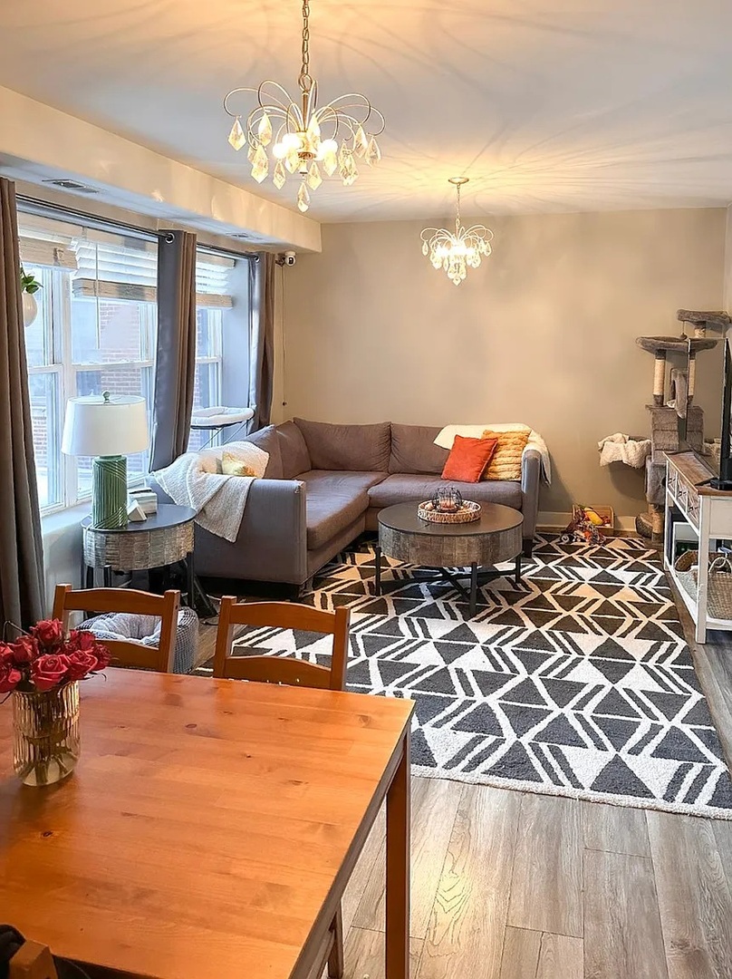 4335 West Irving Park Road, Unit 106 Chicago, IL 60641 - Photo 6 of 10