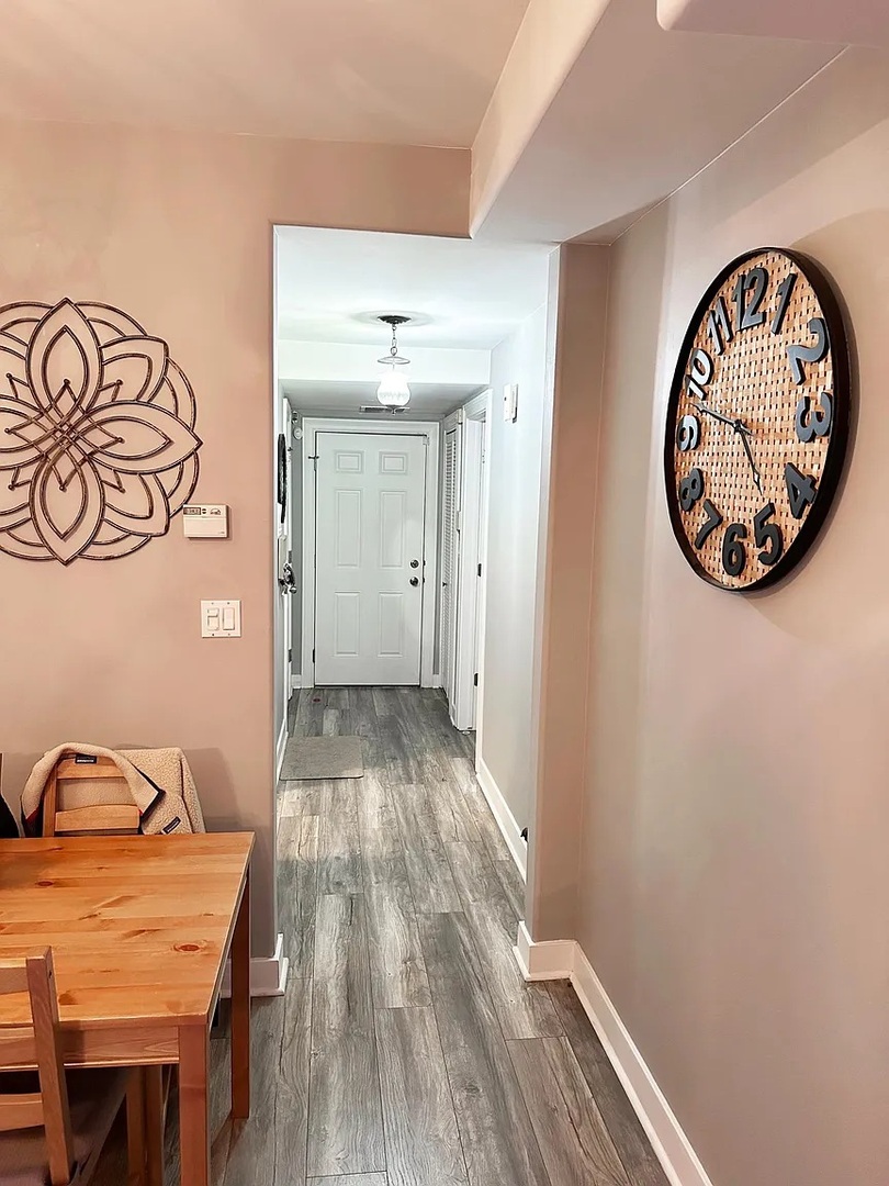 4335 West Irving Park Road, Unit 106 Chicago, IL 60641 - Photo 7 of 10