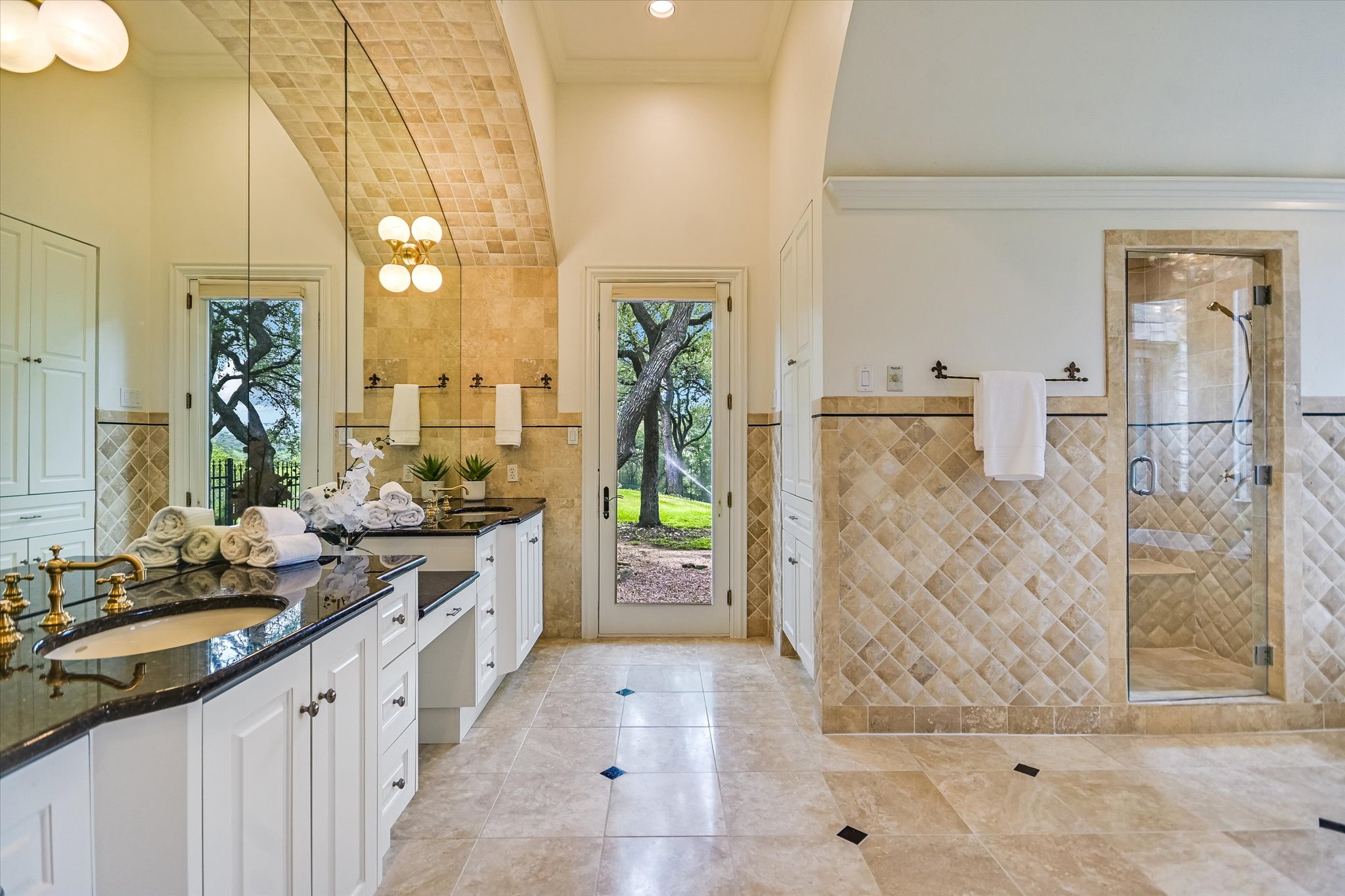 4646 Rockcliff Road Austin, TX 78746 - Photo 16 of 37