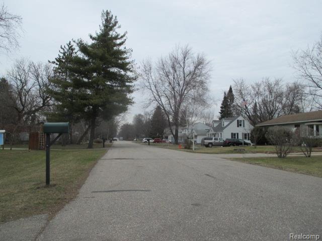 3600 Emmons Avenue Rochester, MI 48307 - Photo 23 of 23 IMG_0247.jpg