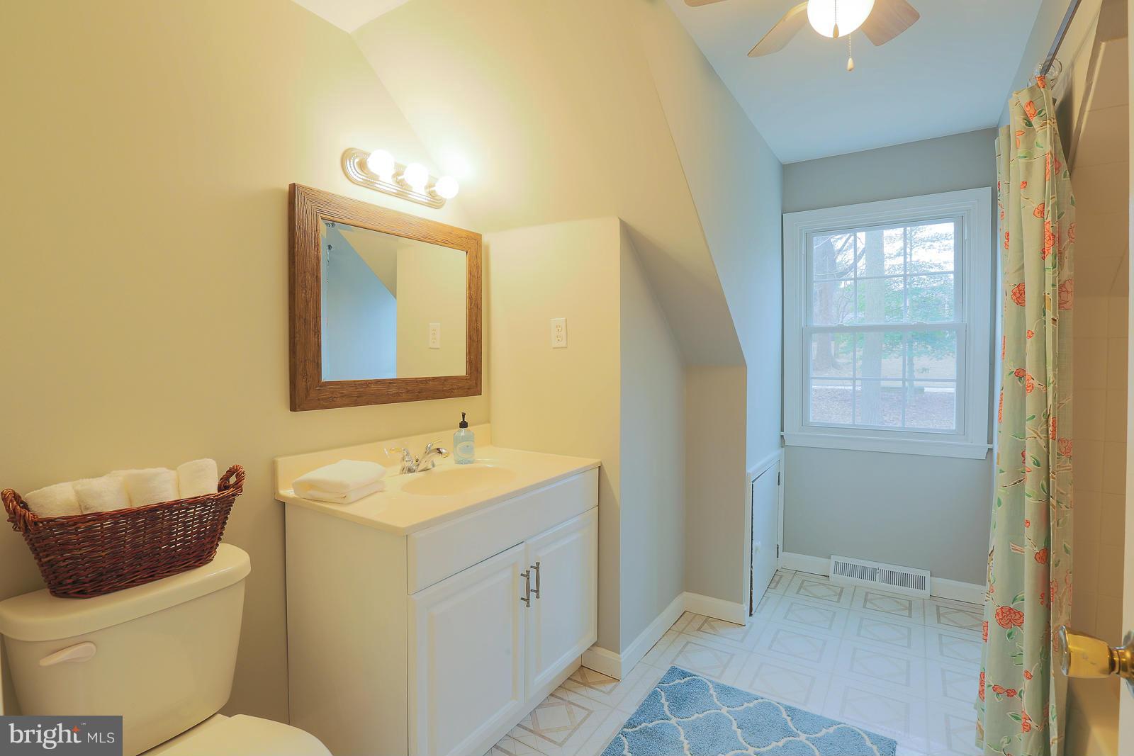16 Hickory Meadow Road Cockeysville, MD 21030 - Photo 13 of 24 Bath