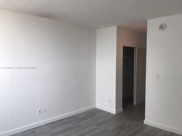 $2,900 | 19380 Collins Avenue, Unit 1018, Sunny Isles Beach, FL 33160