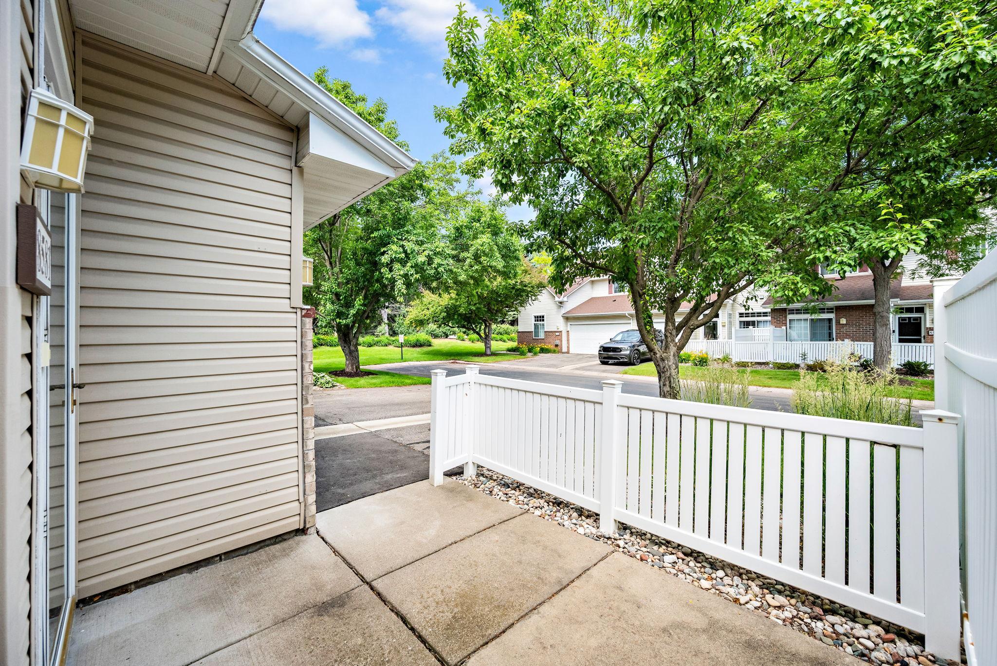 8581 Cortland Road Eden Prairie, MN 55344 - Photo 3 of 22