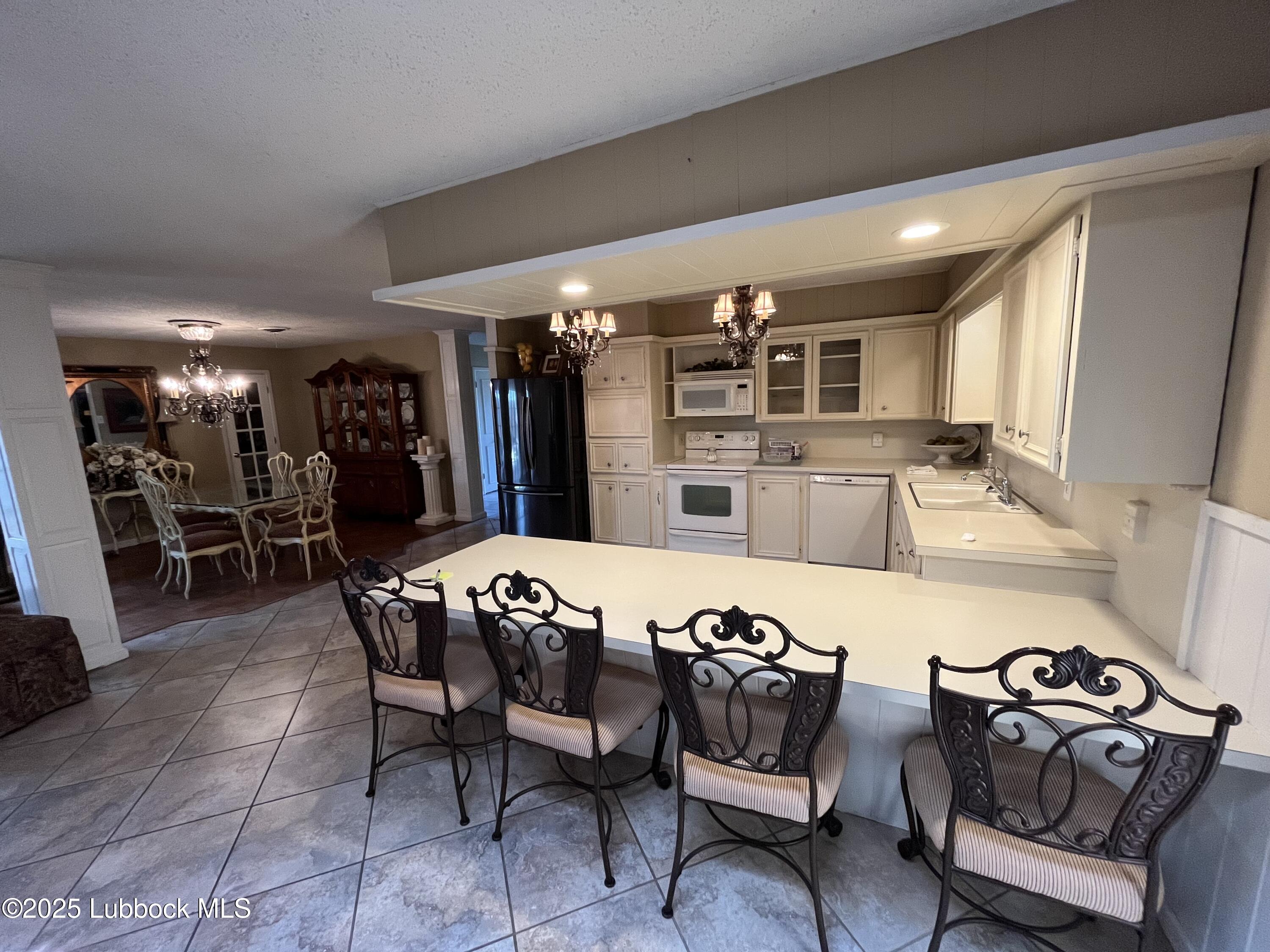 5001 14th Street Lubbock, TX 79416 - Photo 5 of 18 IMG_1945