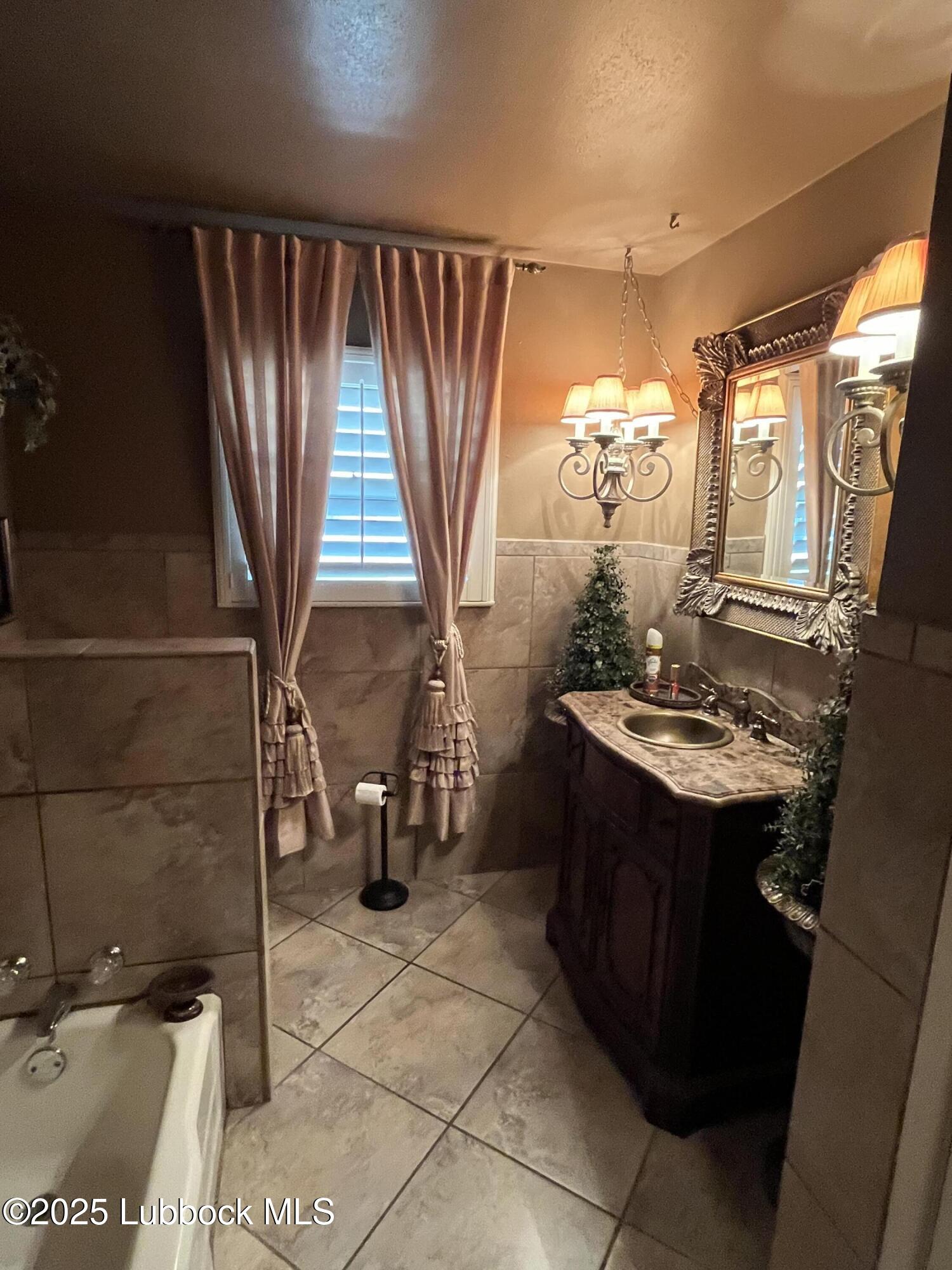 5001 14th Street Lubbock, TX 79416 - Photo 9 of 18 IMG_1948