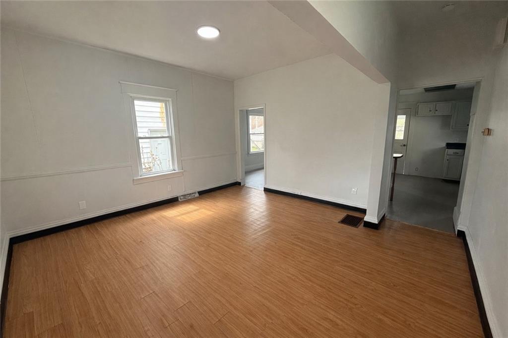 720 Baldwin Avenue Sharon, PA 16146 - Photo 2 of 9