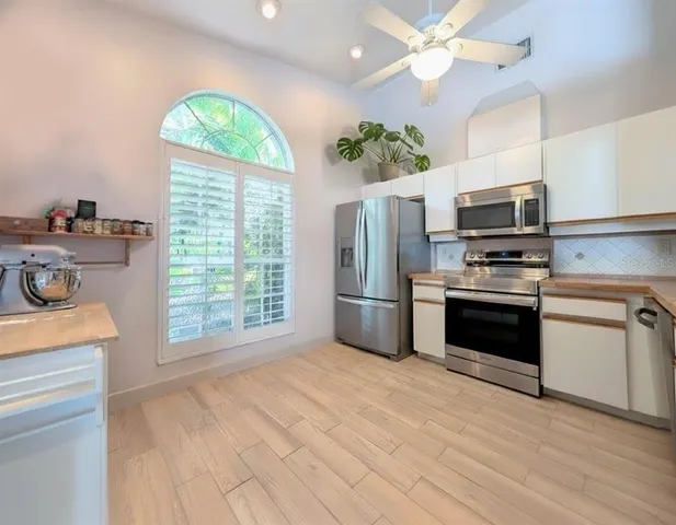 $465,000 | 11469 Oakhurst Road, Largo, FL 33774