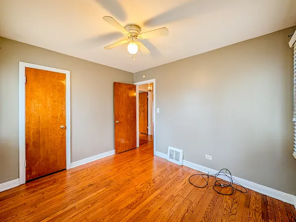 $2,100 | 631 Balmoral Avenue, Westchester, IL 60154