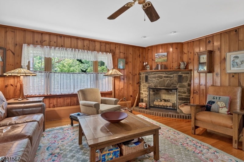 28 Saw Mill Road Warren, NJ 07059 - Photo 12 of 38