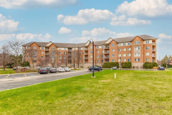 $329,900 | 125 North Buffalo Grove Road, Unit 407, Buffalo Grove, IL 60089