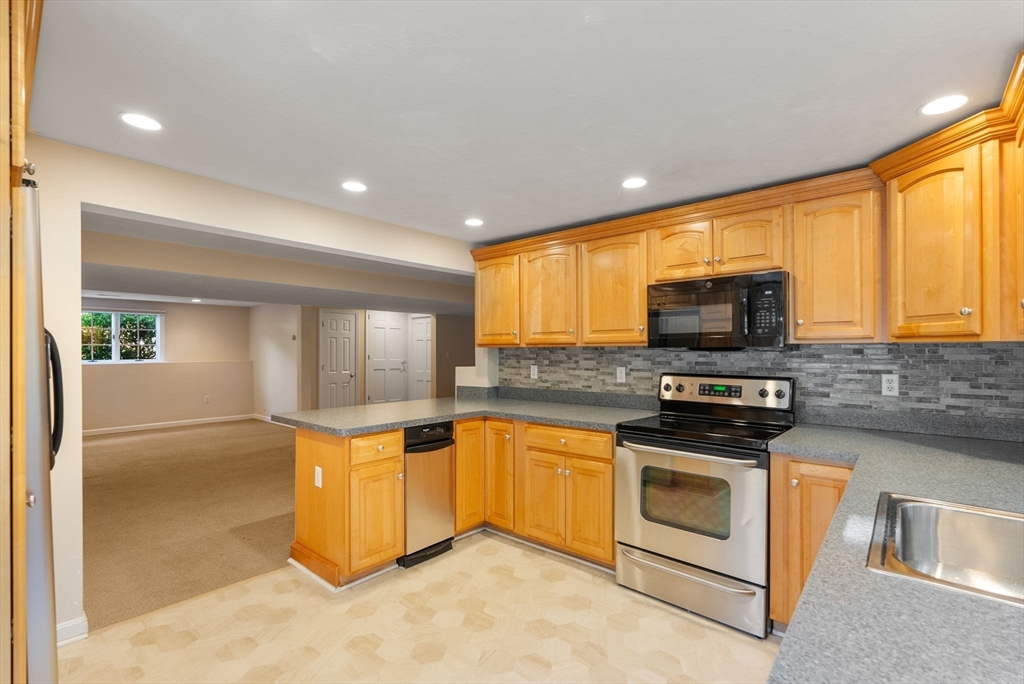 114 Albemarle Road Norwood, MA 02062 - Photo 22 of 42