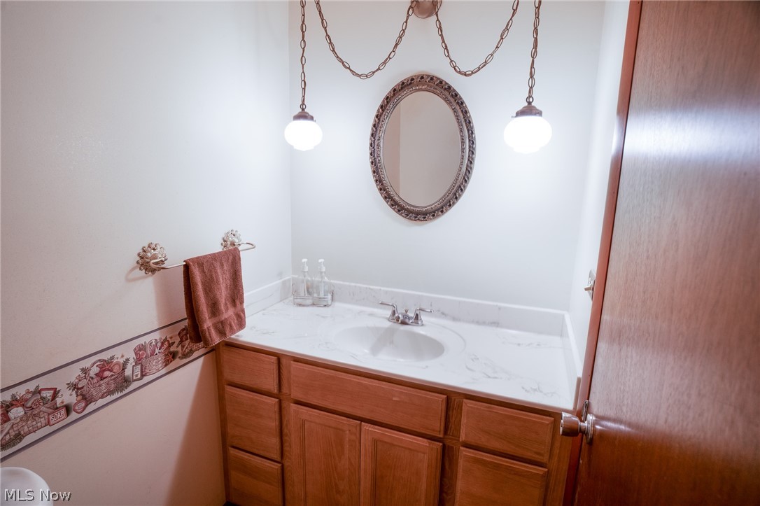 11 Pacific Road Northeast Carrollton, OH 44615 - Photo 18 of 46 First floor half bathroom