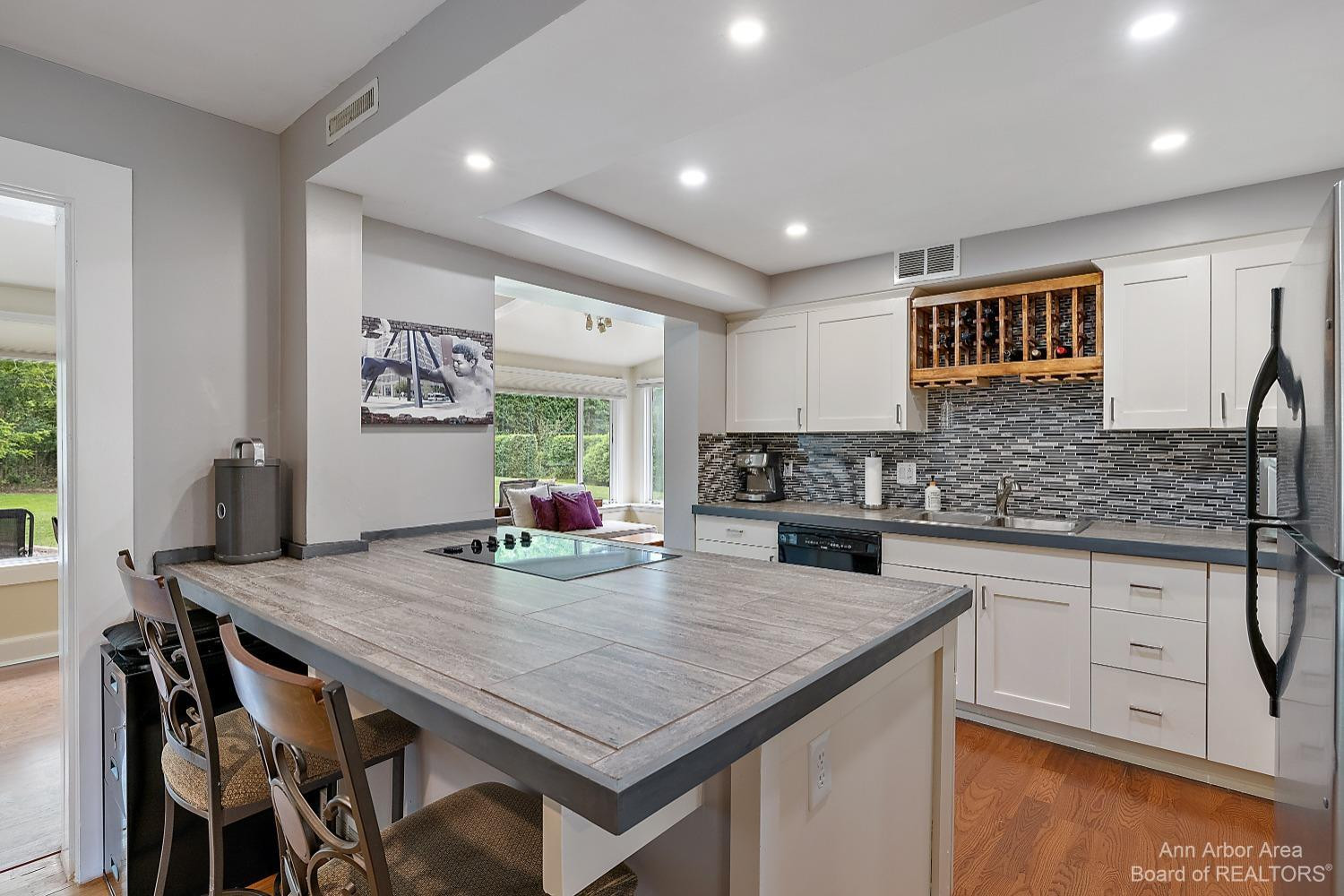 29015 Utley Road Farmington Hills, MI 48334 - Photo 10 of 43 Photo 10
