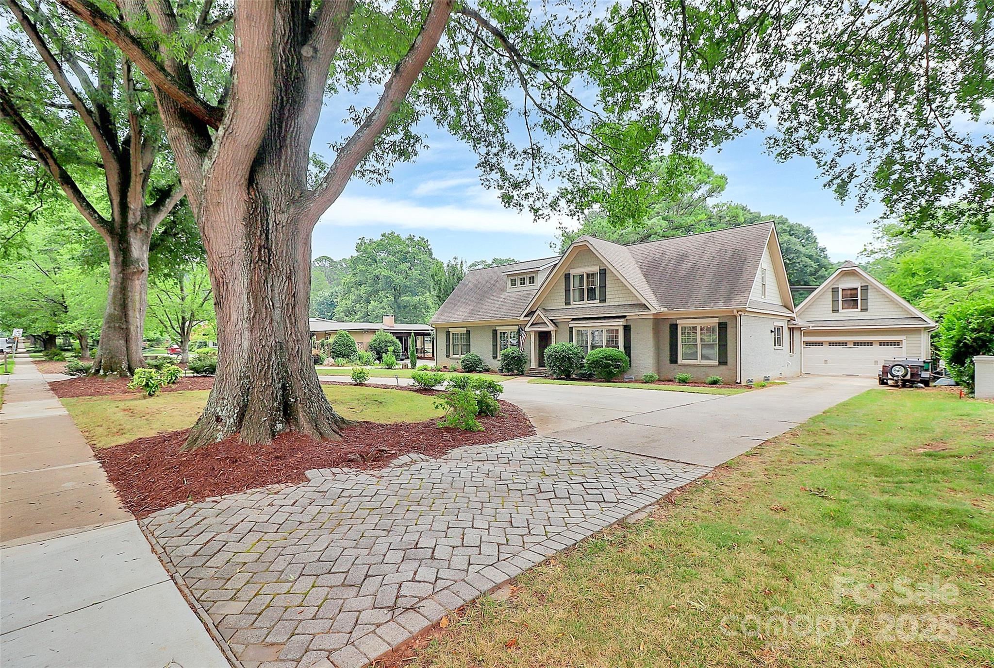 427 Lansdowne Road Charlotte, NC 28270 - Photo 2 of 44 Gallery Image 2