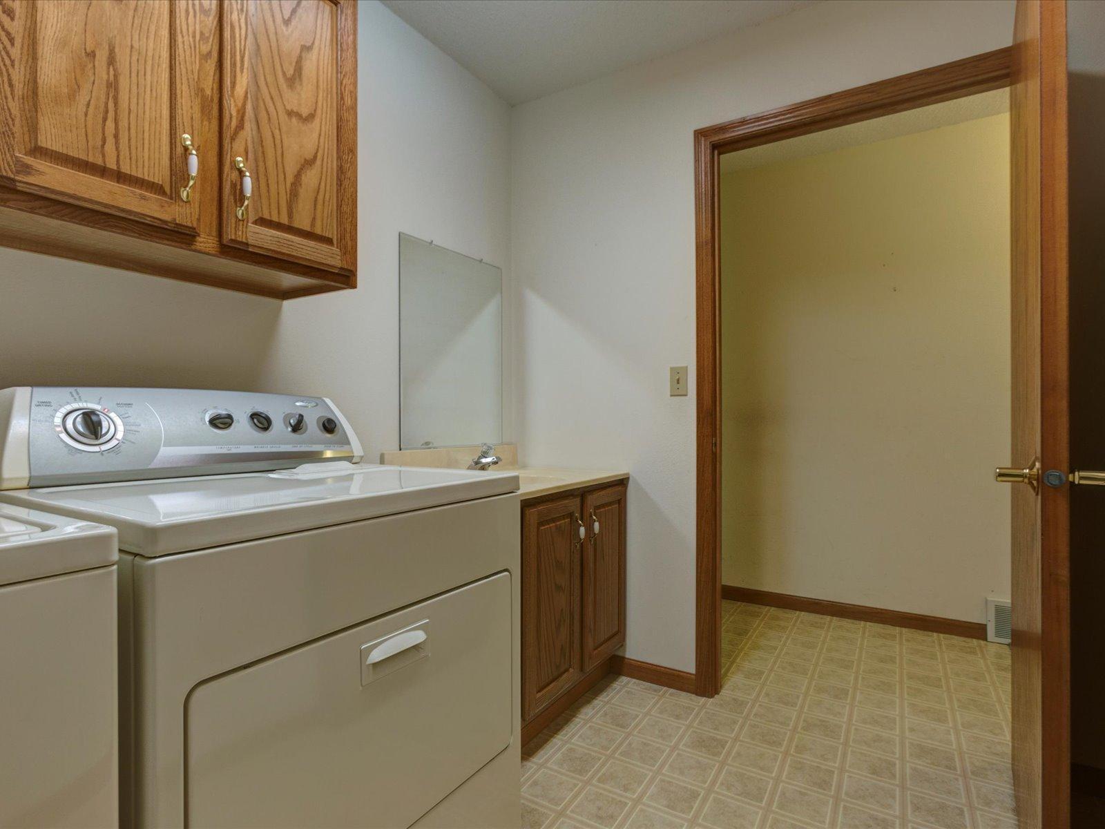 412 Lee Street, Unit A Durand, WI 54736 - Photo 18 of 39