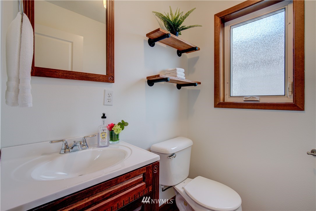 1143 North 85th Street, Unit B Seattle, WA 98103 - Photo 14 of 32 Gallery Image 14