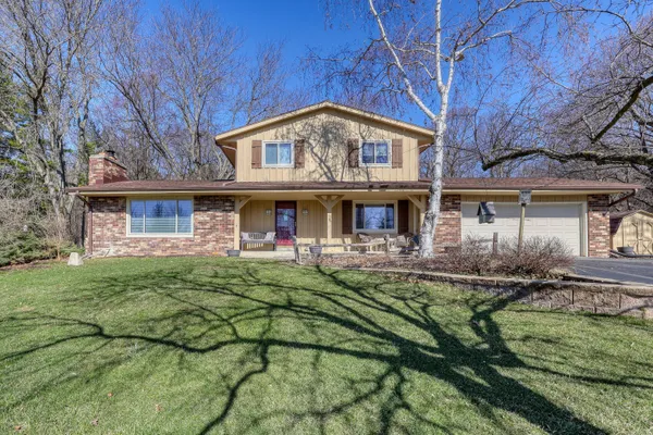 $499,900 | N51-w27550 Lettie Lane, Pewaukee, WI 53072