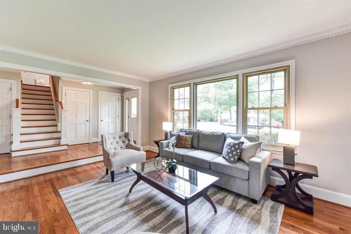 7219 Hyde Road Falls Church, VA 22043 - Photo 4 of 47