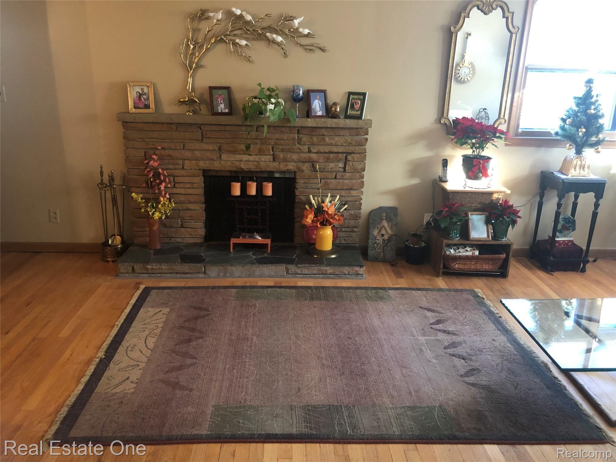14997 Salem Road Redford, MI 48239 - Photo 11 of 29 salem44.jpg