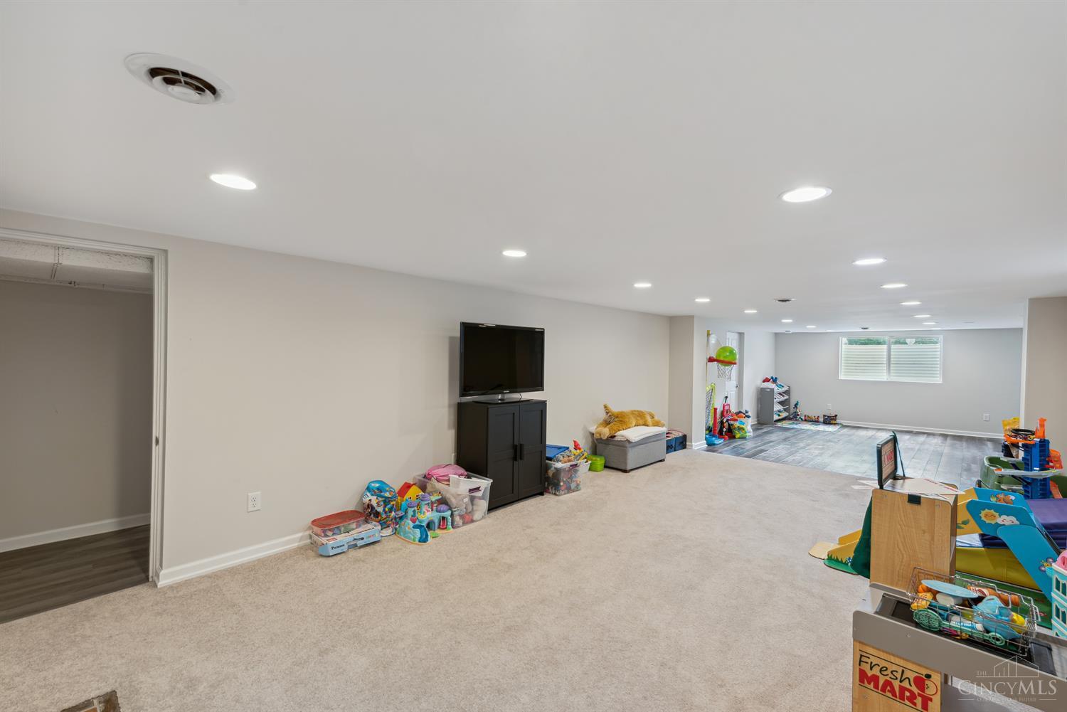 554 Reily Road Cincinnati, OH 45215 - Photo 19 of 27