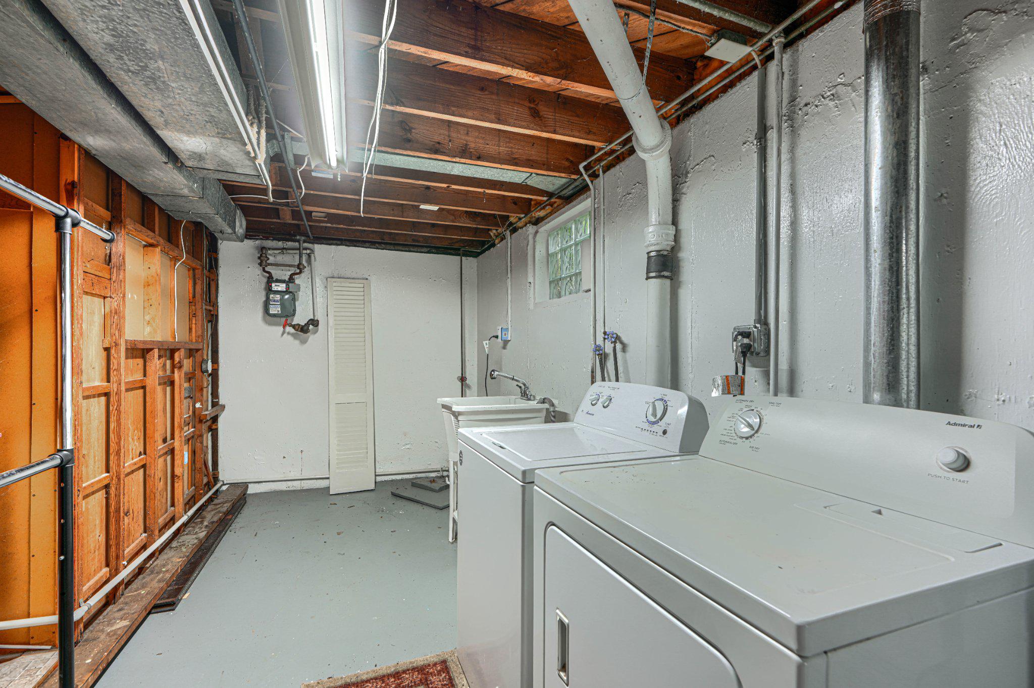 2511 Windsor Road Baltimore, MD 21234 - Photo 33 of 39 Washer and Dryer stay