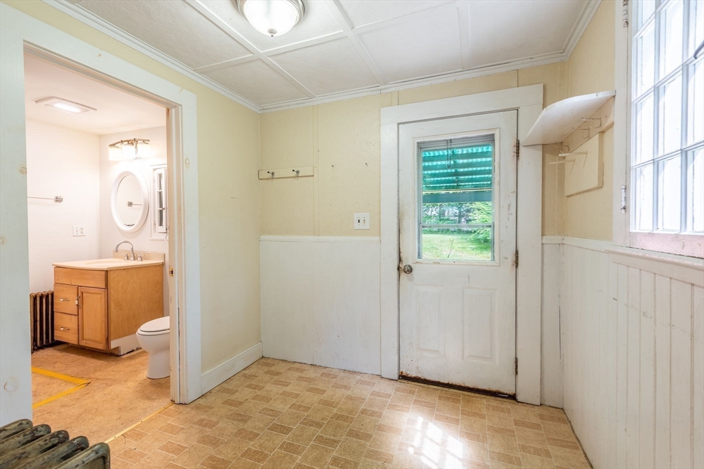 177 Montague Road Amherst, MA 01002 - Photo 8 of 31