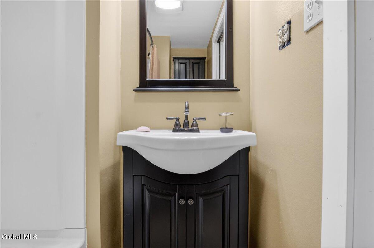 45 Graves Road Mechanicville, NY 12118 - Photo 30 of 67 07-45 GRAVES-15