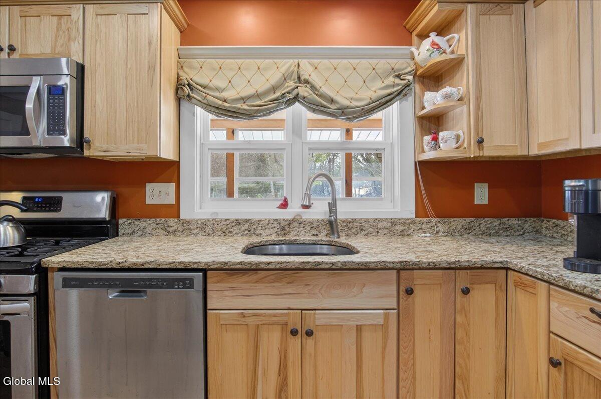 45 Graves Road Mechanicville, NY 12118 - Photo 3 of 67 34-45 GRAVES-4