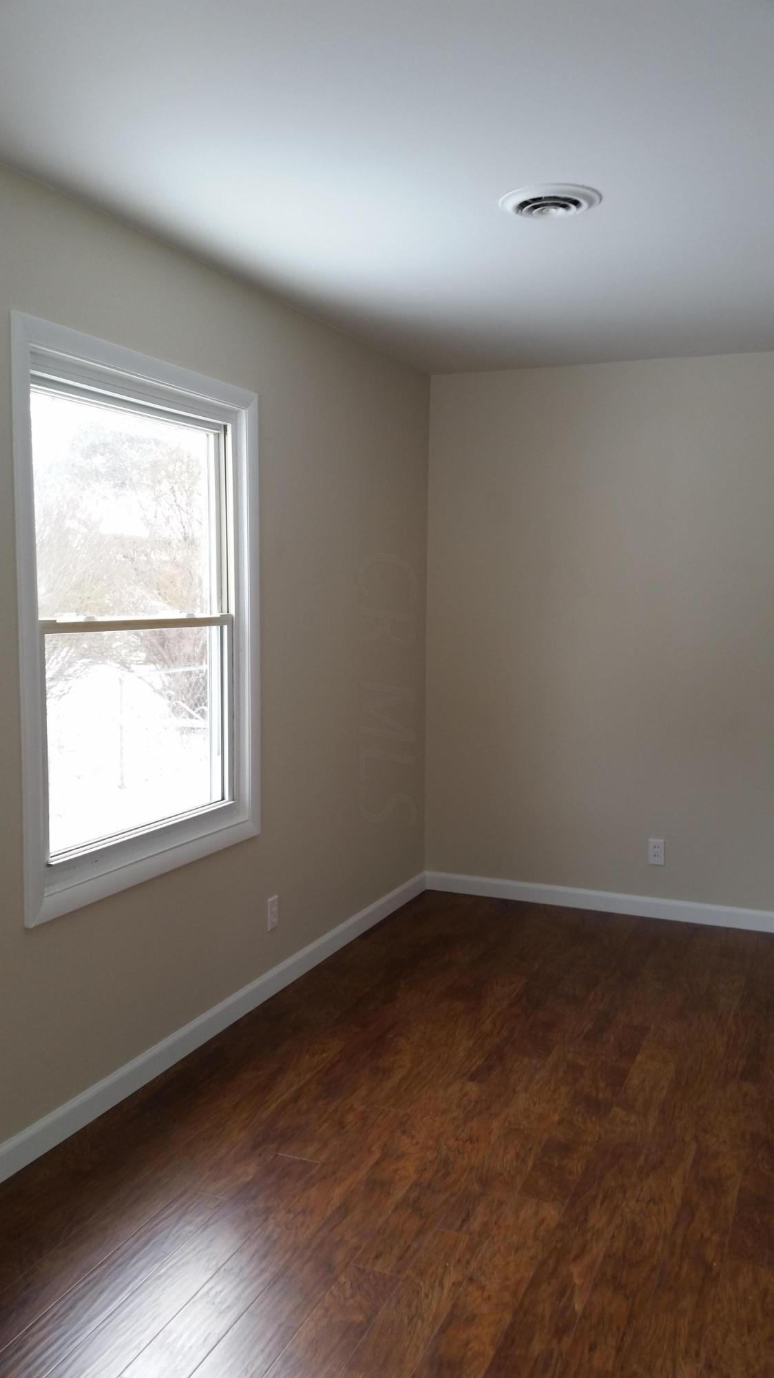 615 Ridgefield Road Newark, OH 43055 - Photo 3 of 10 Gallery Image 3