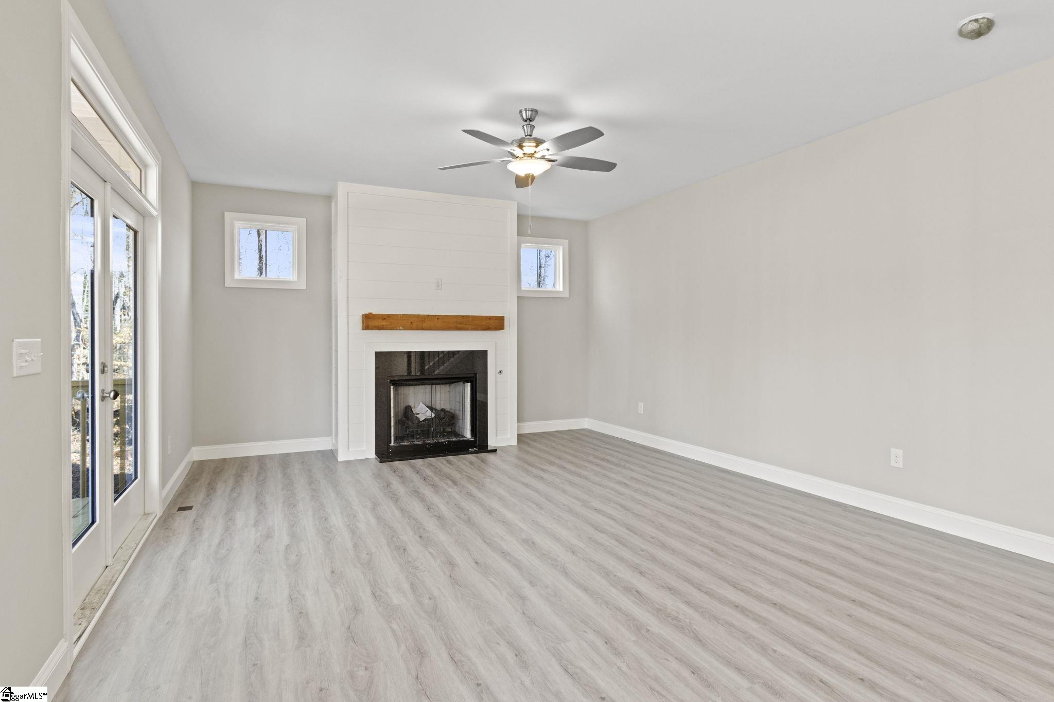 166 Bramlett Road Taylors, SC 29687 - Photo 4 of 34