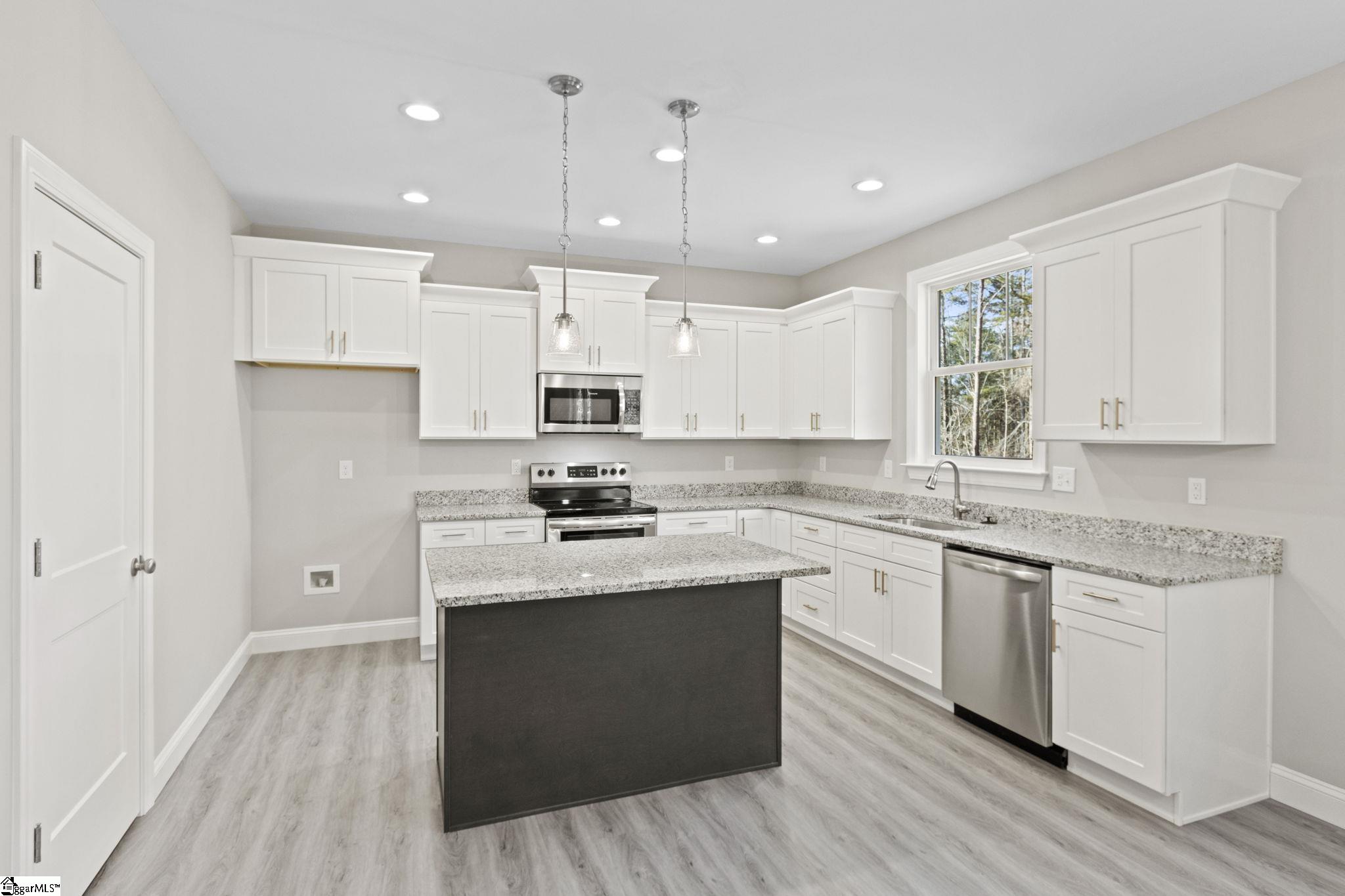 166 Bramlett Road Taylors, SC 29687 - Photo 6 of 34