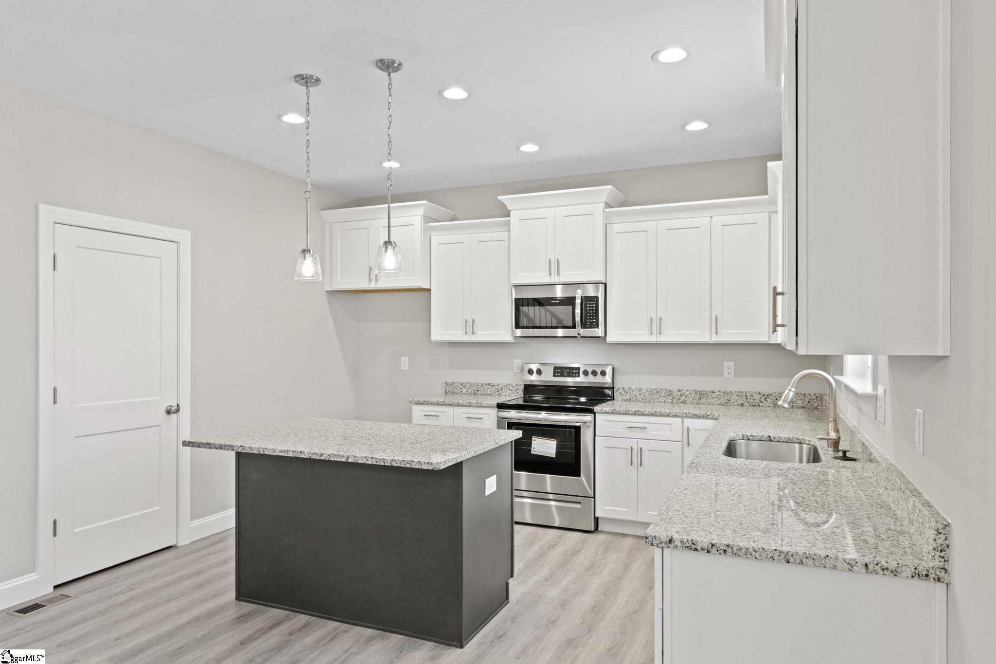 166 Bramlett Road Taylors, SC 29687 - Photo 7 of 34