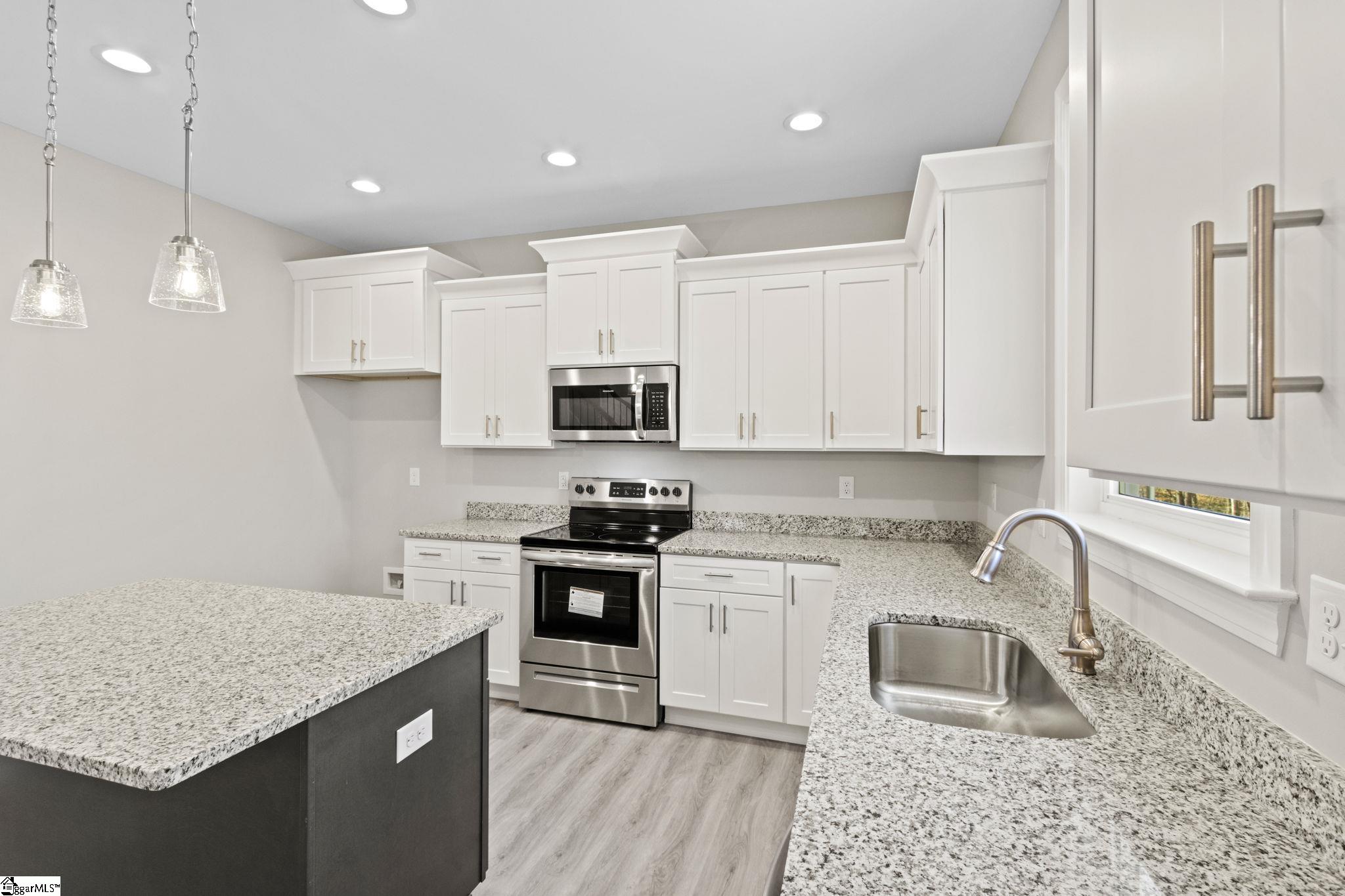 166 Bramlett Road Taylors, SC 29687 - Photo 8 of 34
