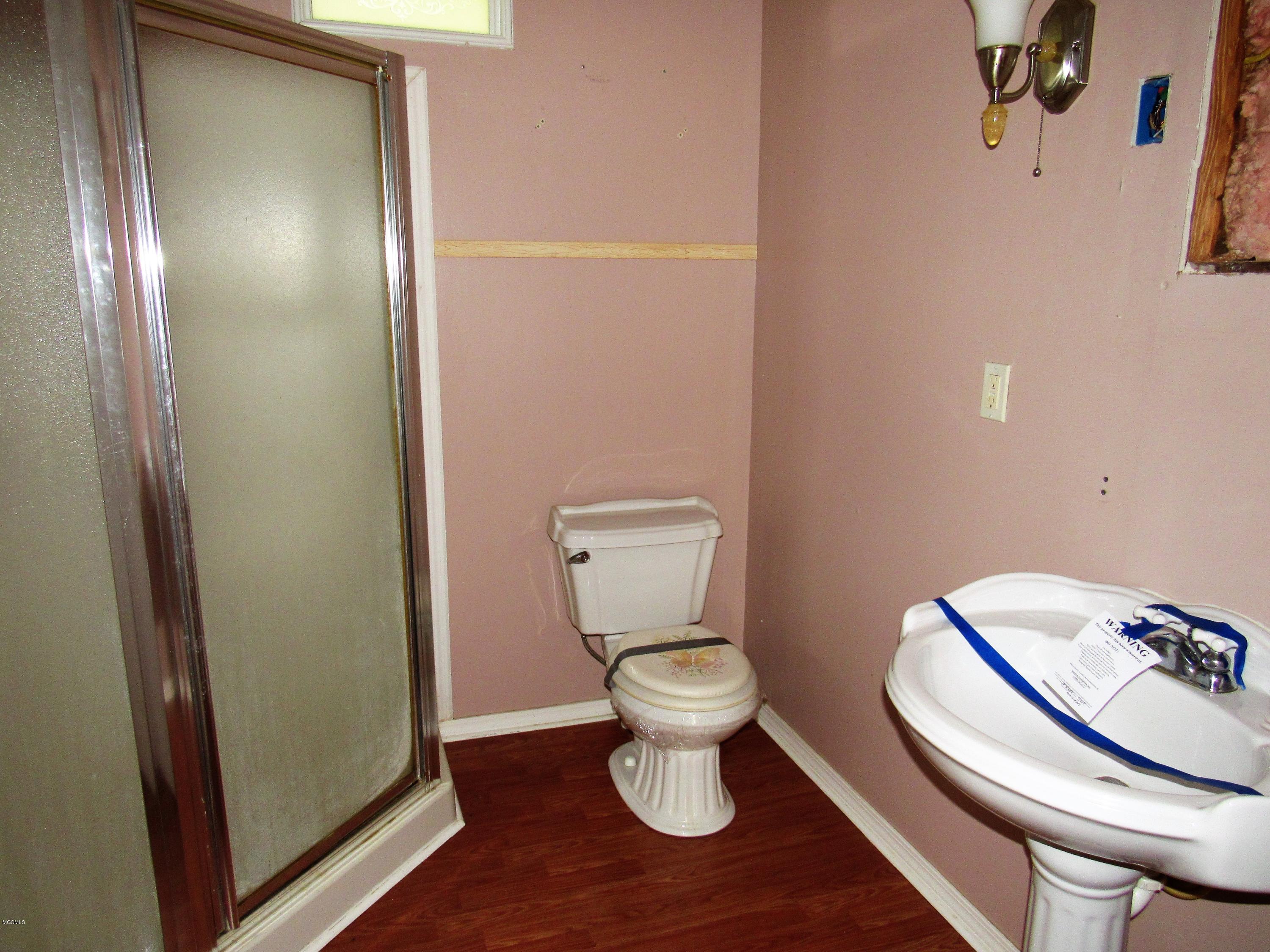22208 Houston Ladner Road Saucier, MS 39574 - Photo 17 of 25 Main bathroom
