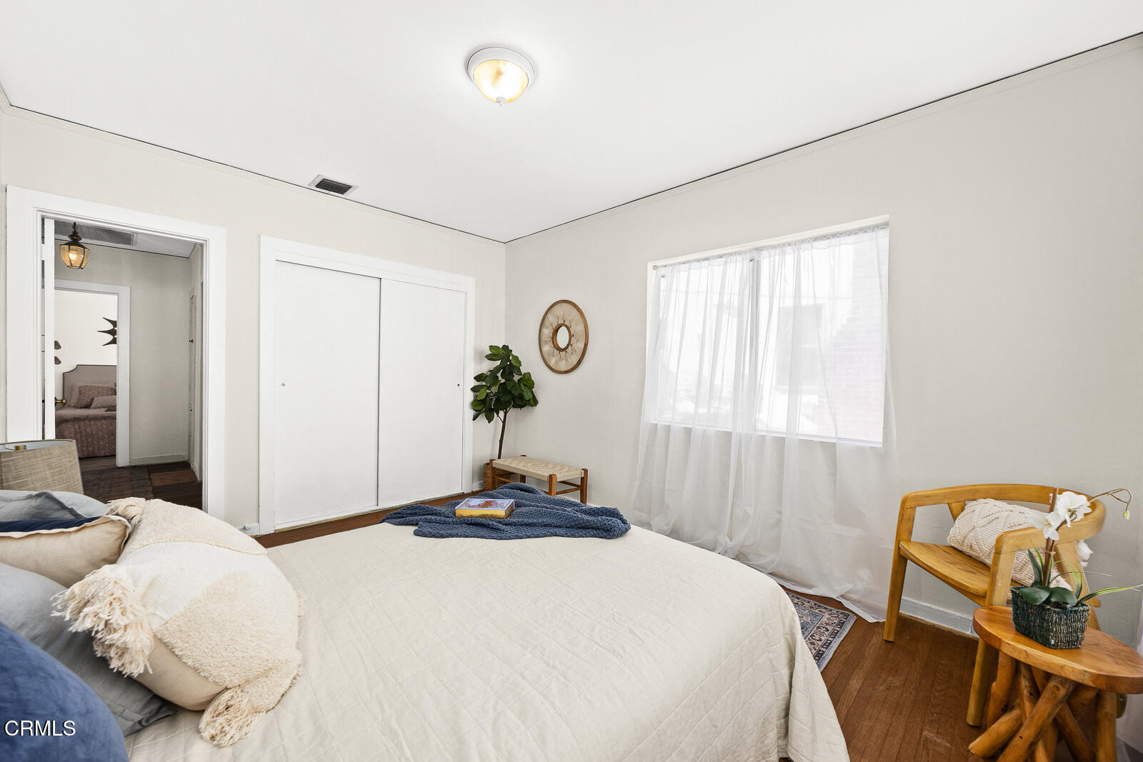 2724 Locksley Place Los Angeles, CA 90039 - Photo 16 of 34 a bedroom with a bed and a window