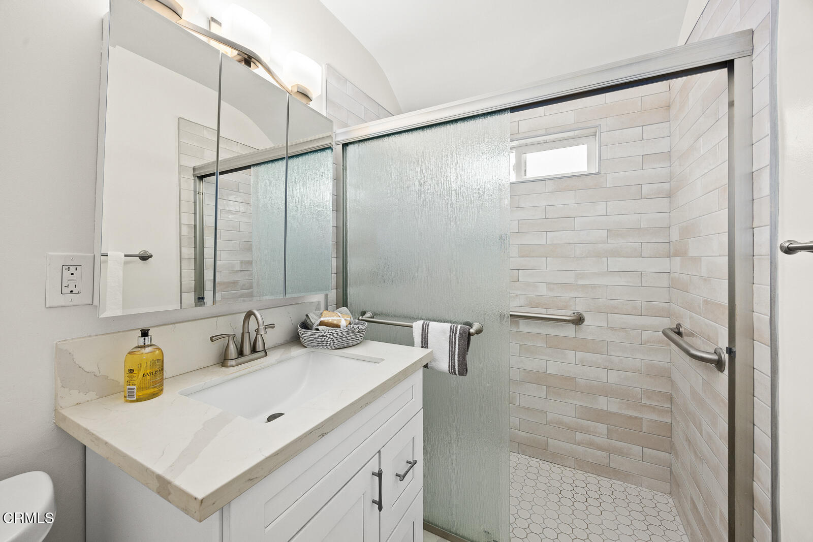 2724 Locksley Place Los Angeles, CA 90039 - Photo 17 of 34 a bathroom with a sink and a mirror