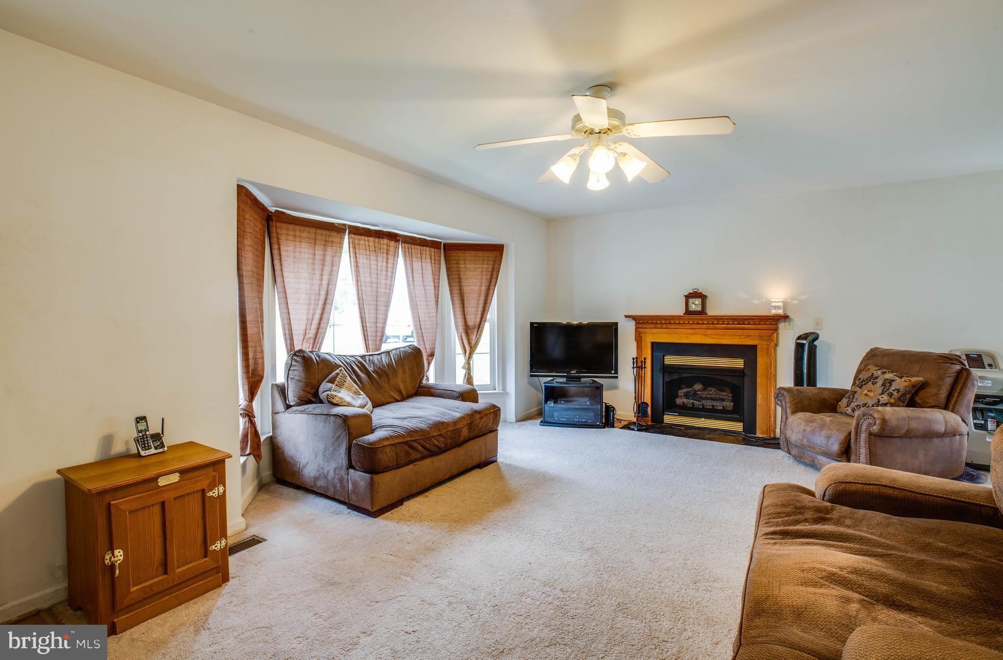 6180 Derby Way Ruther Glen, VA 22546 - Photo 3 of 25 Family Room