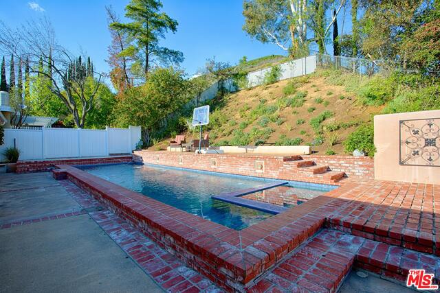 4016 Magna Carta Road Calabasas, CA 91302 - Photo 29 of 30