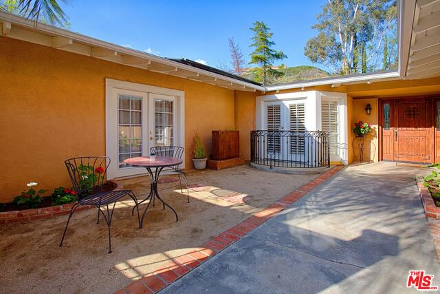 4016 Magna Carta Road Calabasas, CA 91302 - Photo 5 of 30