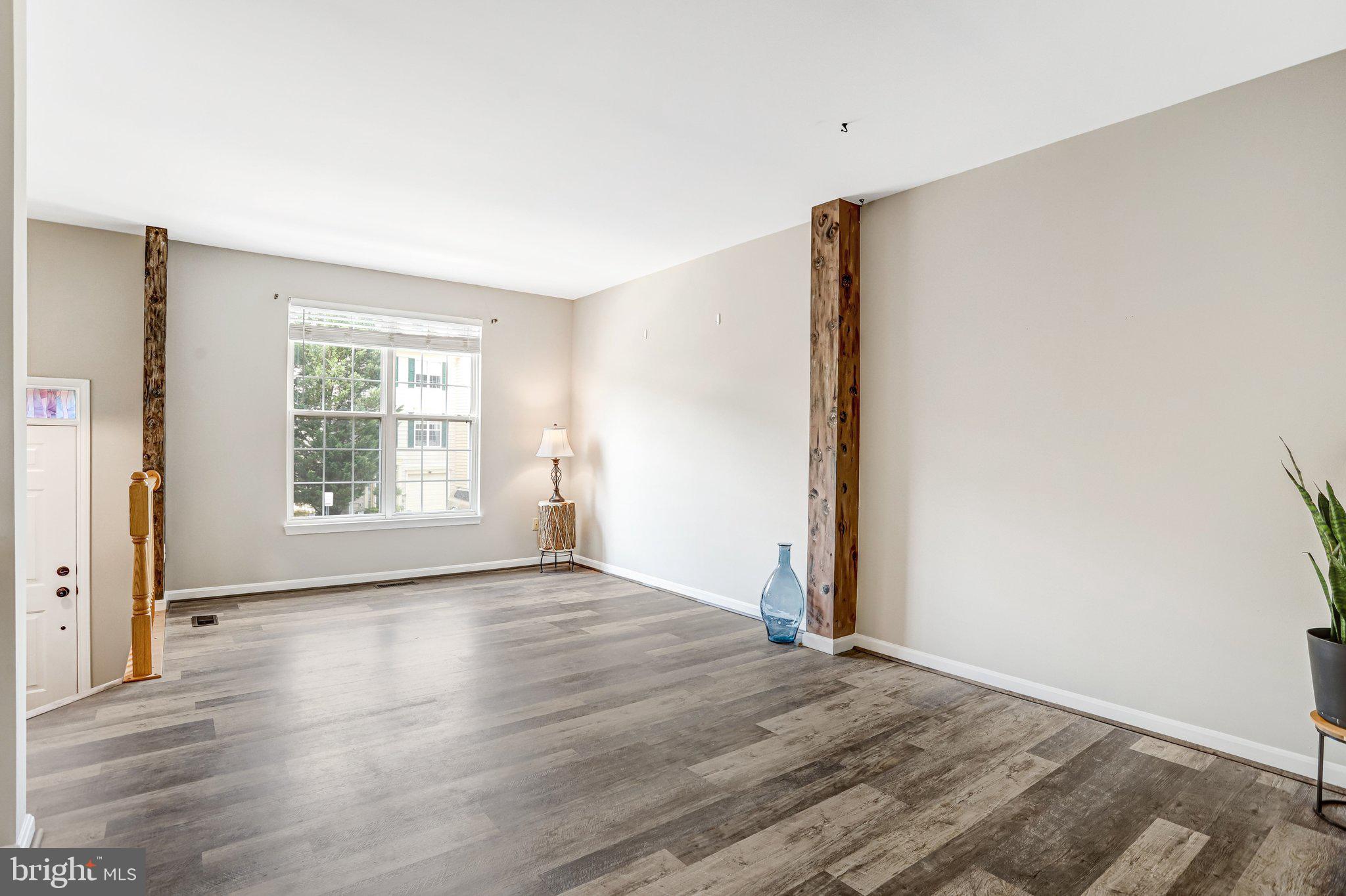 122 Goldsworth Terrace Southwest Leesburg, VA 20175 - Photo 3 of 31 Move in make yourself home!
