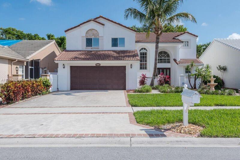 10037 Country Brook Road Boca Raton, FL 33428 - Photo 1 of 15