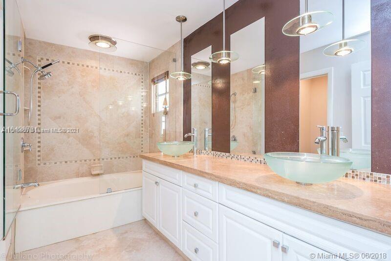 10037 Country Brook Road Boca Raton, FL 33428 - Photo 3 of 15