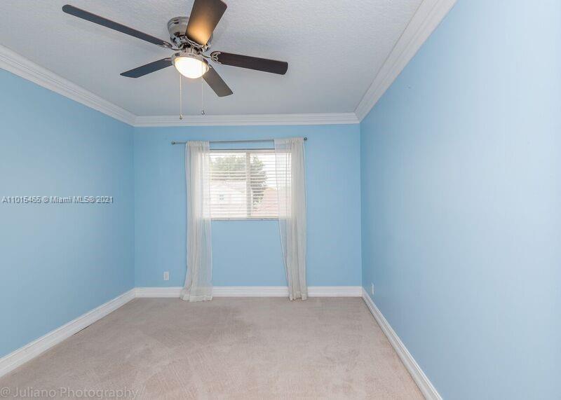 10037 Country Brook Road Boca Raton, FL 33428 - Photo 5 of 15