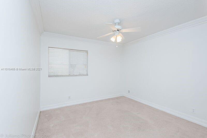 10037 Country Brook Road Boca Raton, FL 33428 - Photo 6 of 15