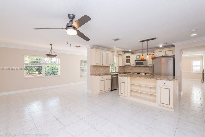10037 Country Brook Road Boca Raton, FL 33428 - Photo 10 of 15